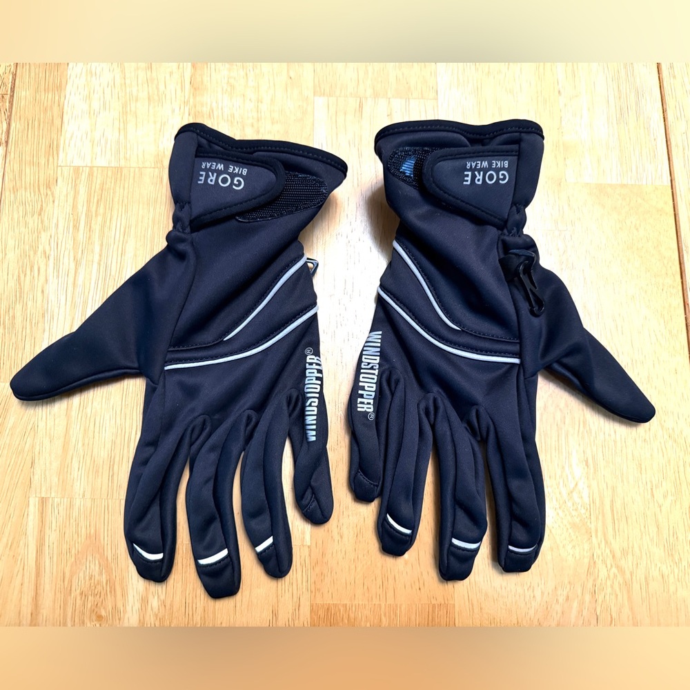 GORE BIKE WEAR Black Windstopper Gloves. Women US size L.